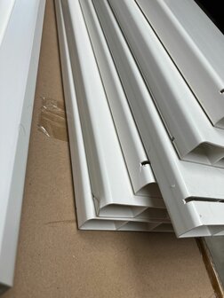 Werpkist 100x100x46 cm met Uitloopren - Gebruikssporen  en schade