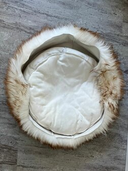 Schapenvacht 100% Echt &amp; Natuurlijk - Cr&egrave;me Bruin 60-70 cm - Hondenmand Kattenmand