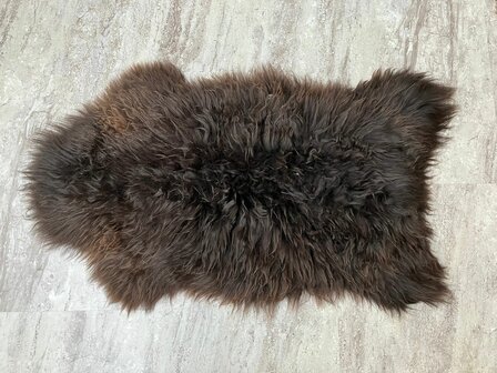 Schapenvacht 100% Echt &amp; Natuurlijk - Donkerbruin Lang Haar - 95 cm