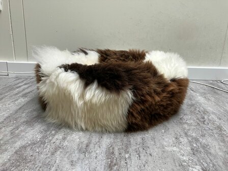 Schapenvacht 100% Echt &amp; Natuurlijk - Donkerbruin Wit 60-70 cm - Hondenmand Kattenmand
