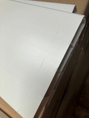 Werpkist 100x100x46 cm met Uitloopren - Gebruikssporen  en schade