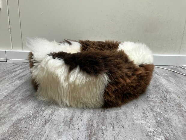 Schapenvacht 100% Echt & Natuurlijk - Donkerbruin Wit 60-70 cm - Hondenmand Kattenmand