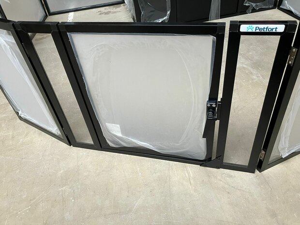 Werpkist Puppy Dream 120x80x60 cm + Plexiglas Uitloopren - Zwart - Showroom model