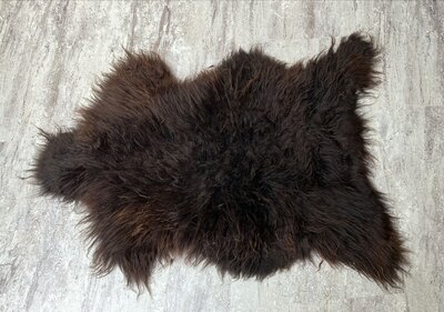 Schapenvacht 100% Echt & Natuurlijk - Donkerbruin Lang Haar - 106 cm
