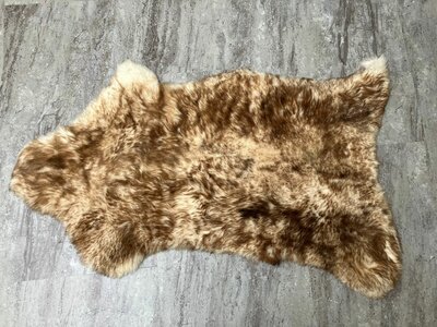 Schapenvacht 100% Echt & Natuurlijk - Crème Bruin Kort Haar - 115 cm